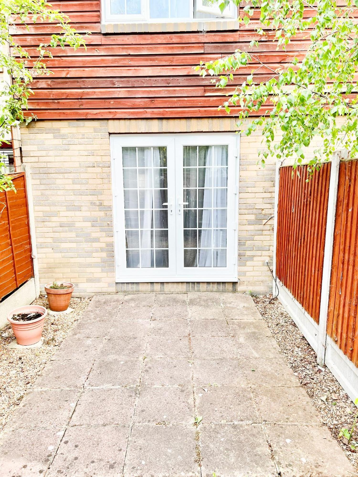 Beautiful Apartment In Beckton With Private Entrance And Garden لندن المظهر الخارجي الصورة